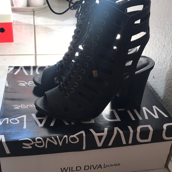 High heel lace up heels - Picture 2 of 4